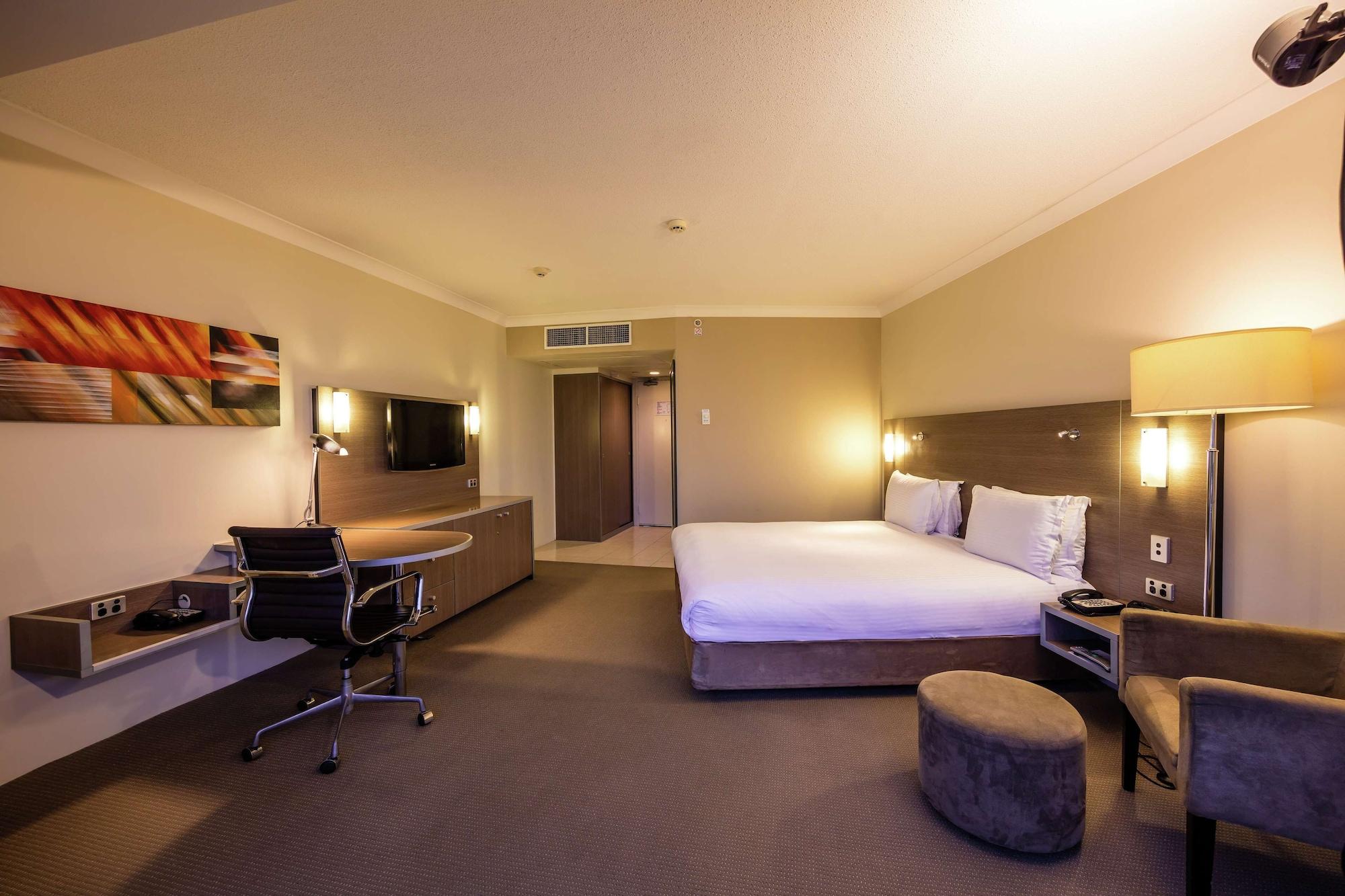 Hotel Doubletree By Hilton Cairns Esterno foto