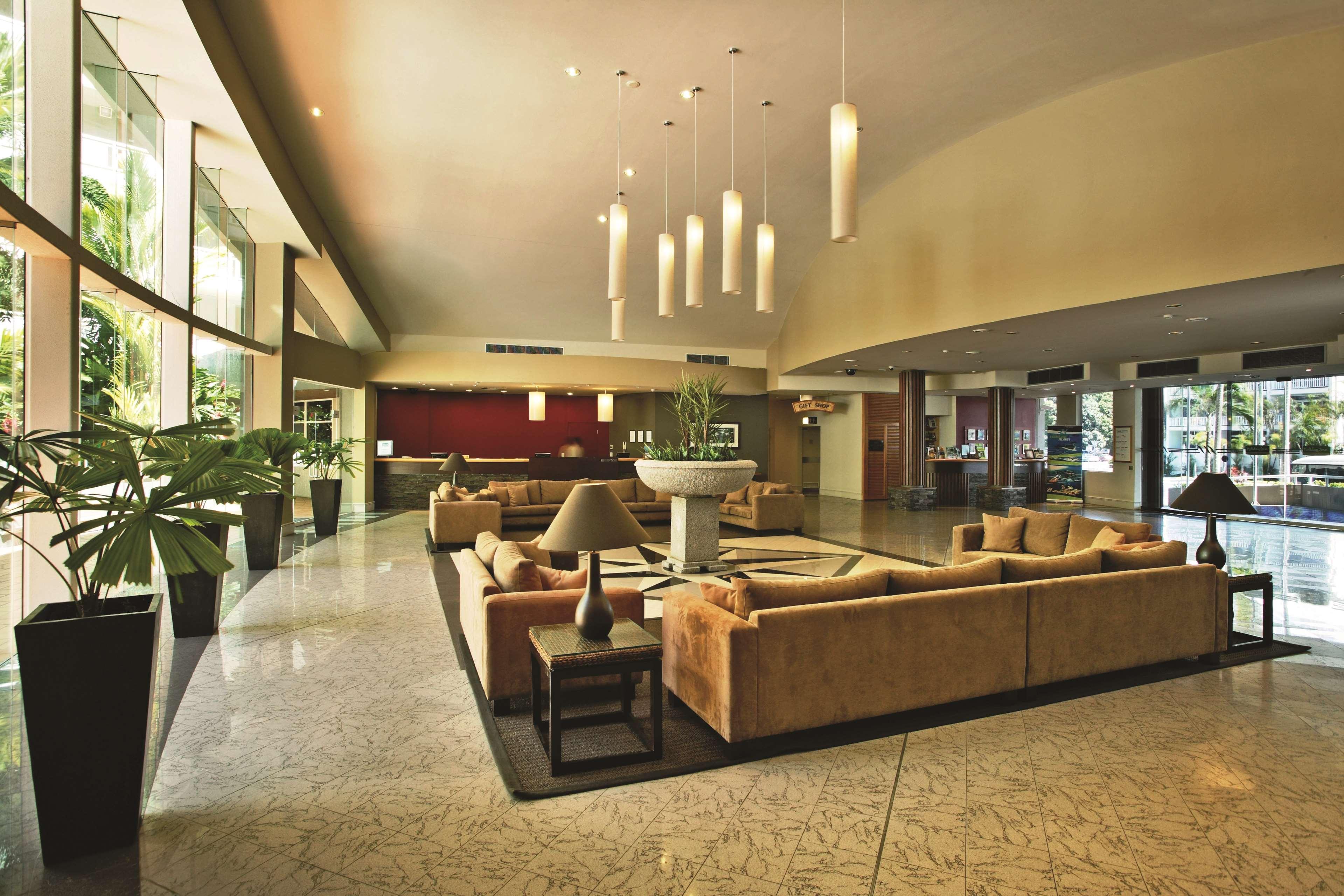 Hotel Doubletree By Hilton Cairns Esterno foto