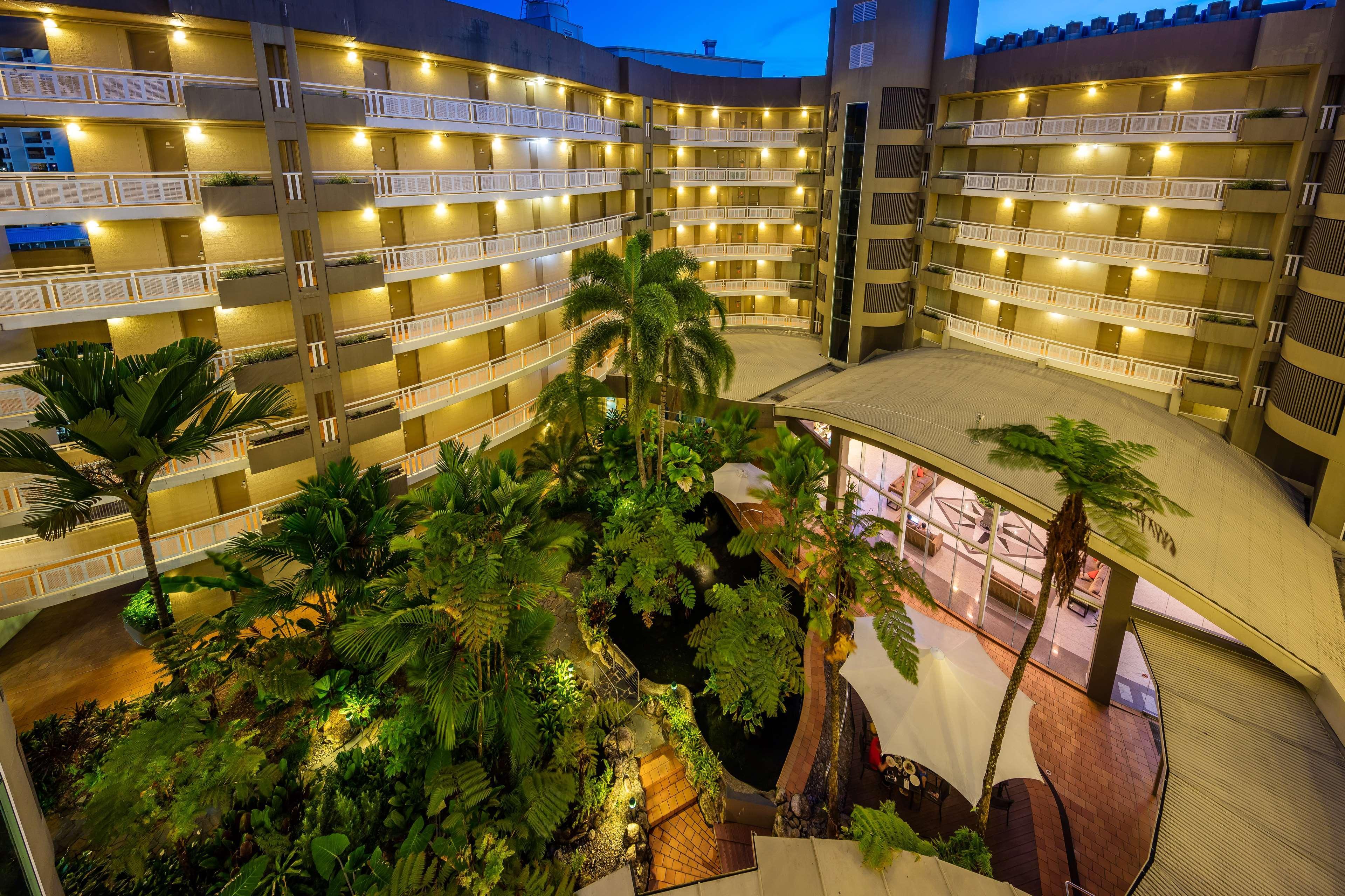 Hotel Doubletree By Hilton Cairns Esterno foto