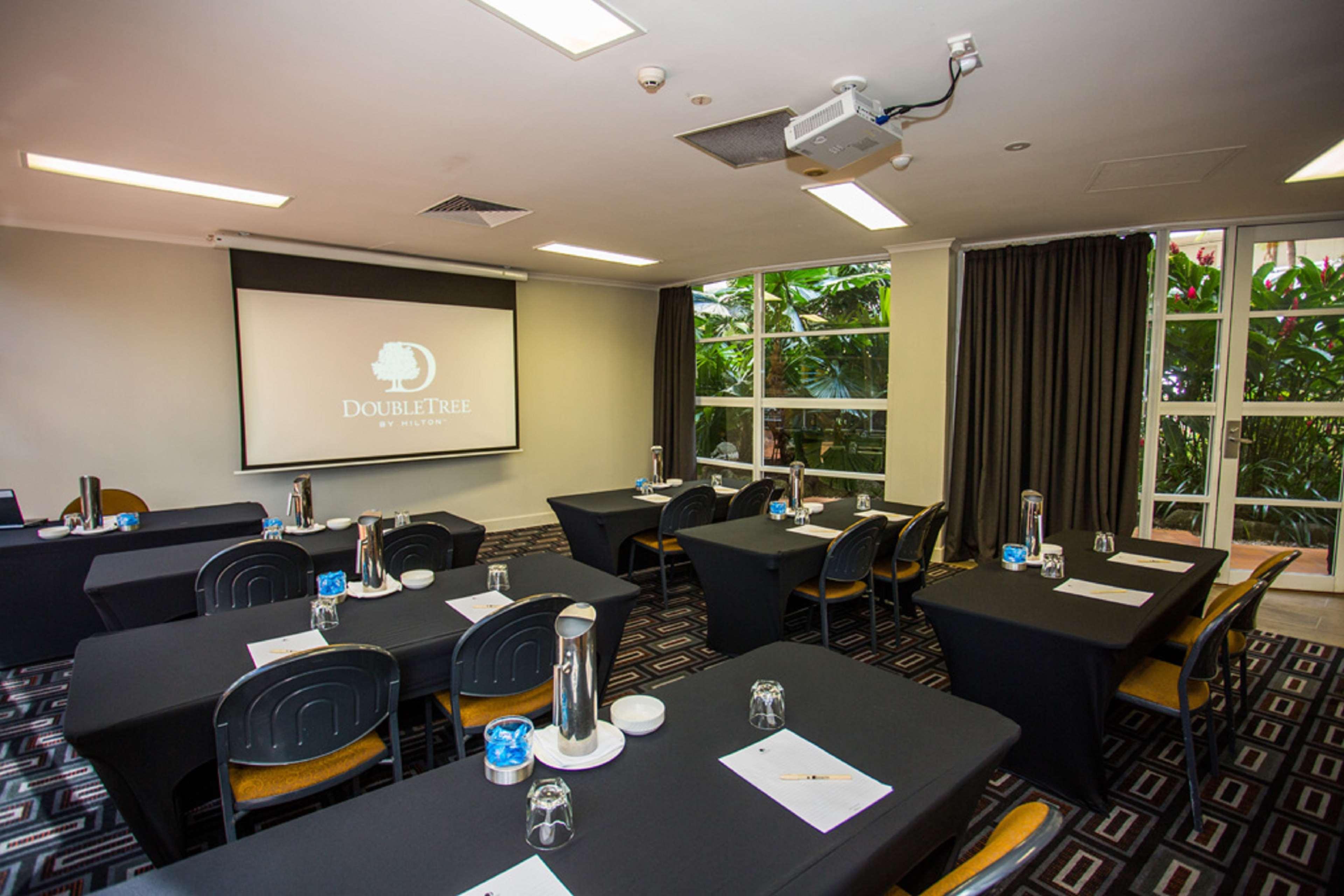 Hotel Doubletree By Hilton Cairns Esterno foto