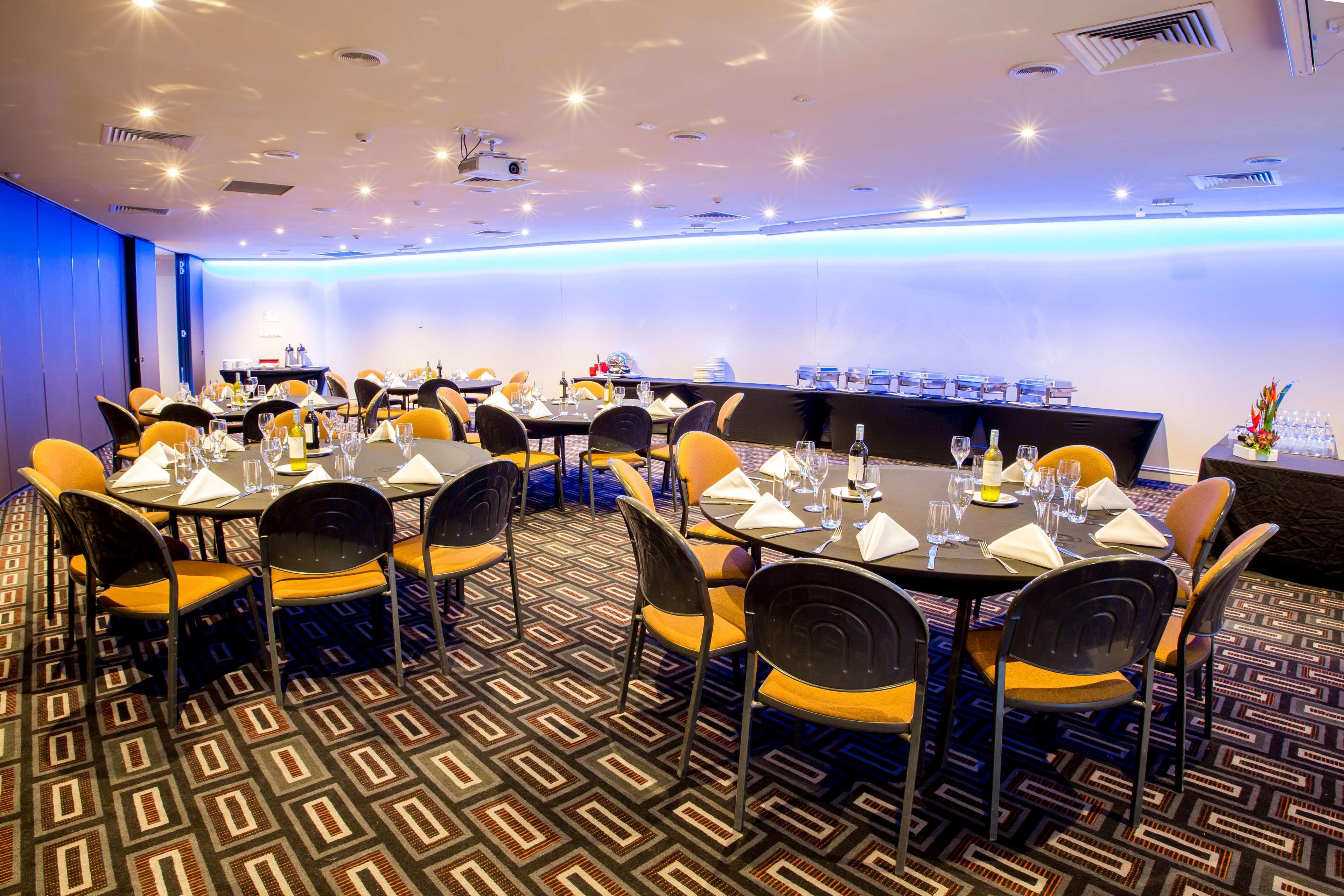 Hotel Doubletree By Hilton Cairns Esterno foto