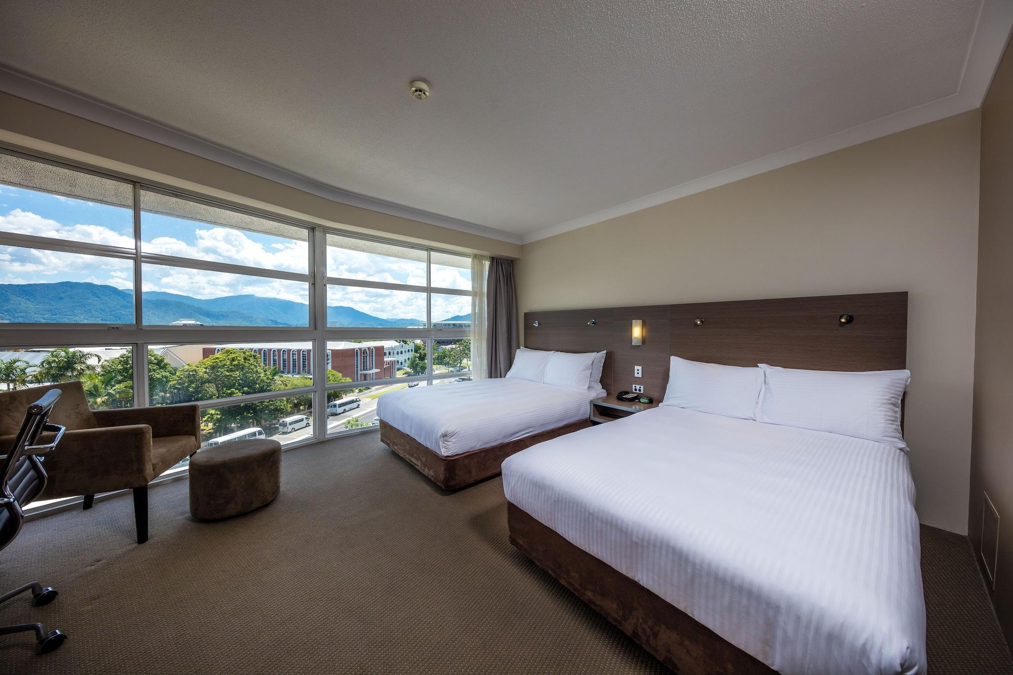 Hotel Doubletree By Hilton Cairns Esterno foto