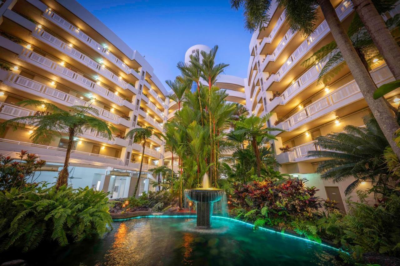 Hotel Doubletree By Hilton Cairns Esterno foto