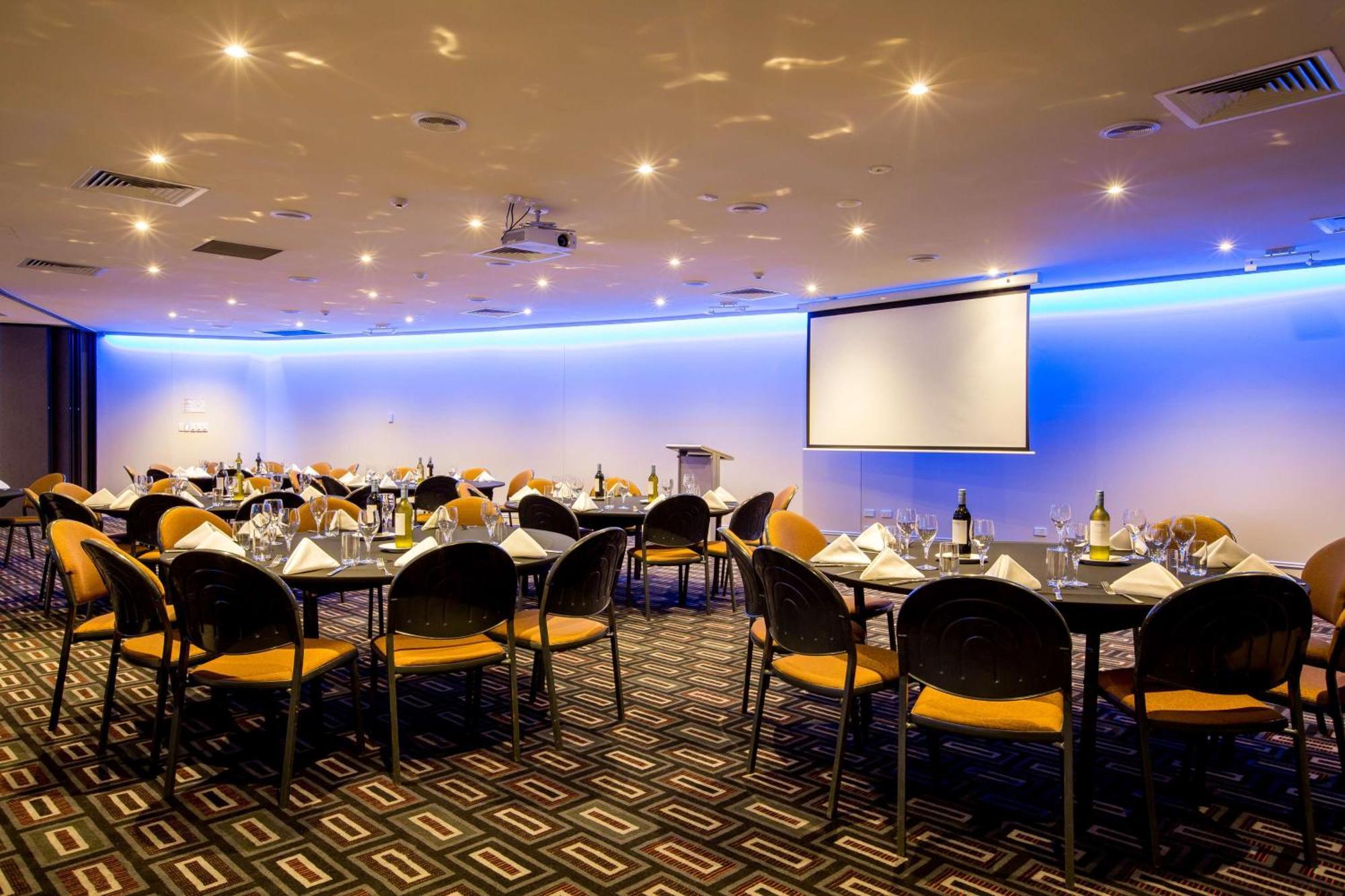 Hotel Doubletree By Hilton Cairns Esterno foto