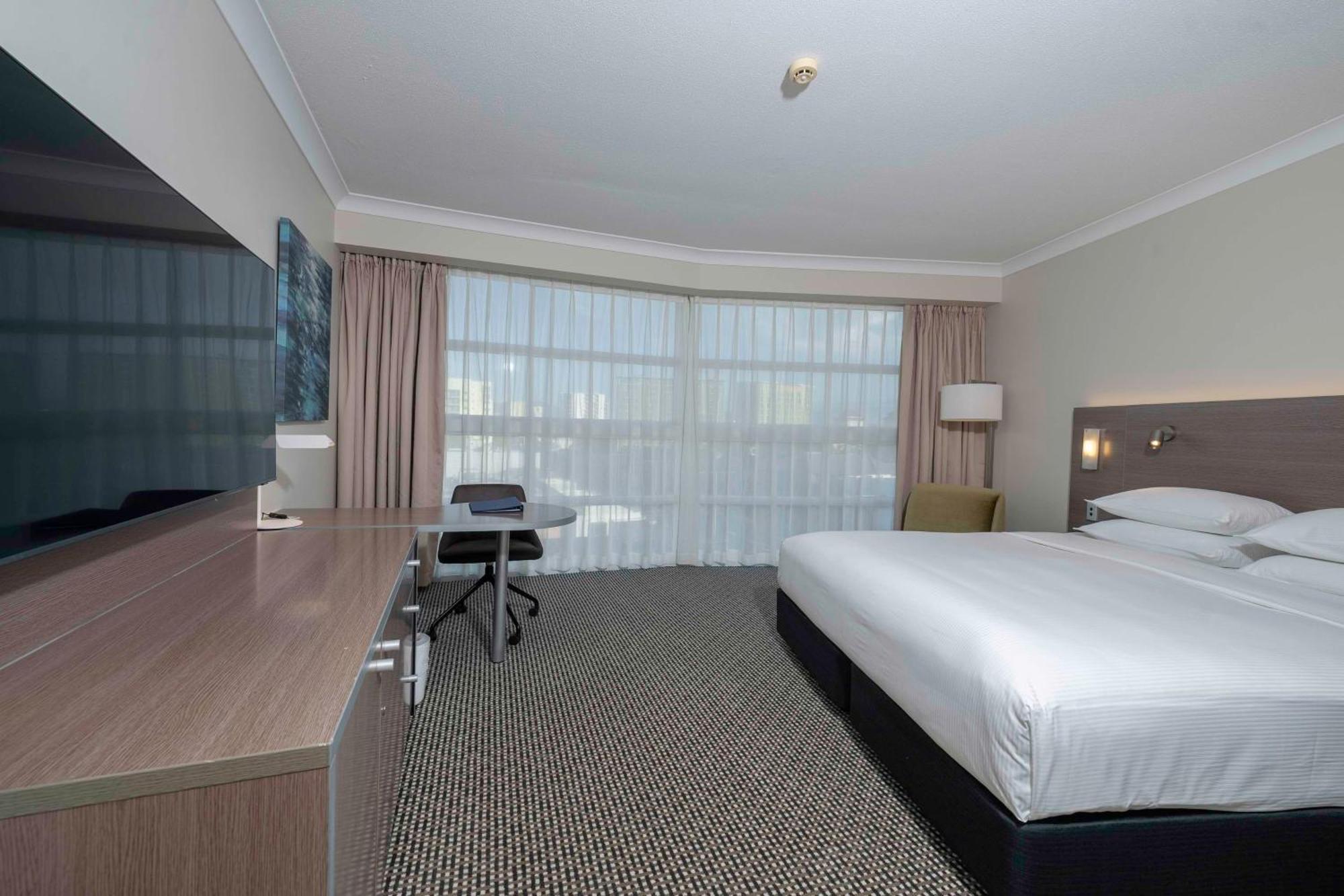 Hotel Doubletree By Hilton Cairns Esterno foto