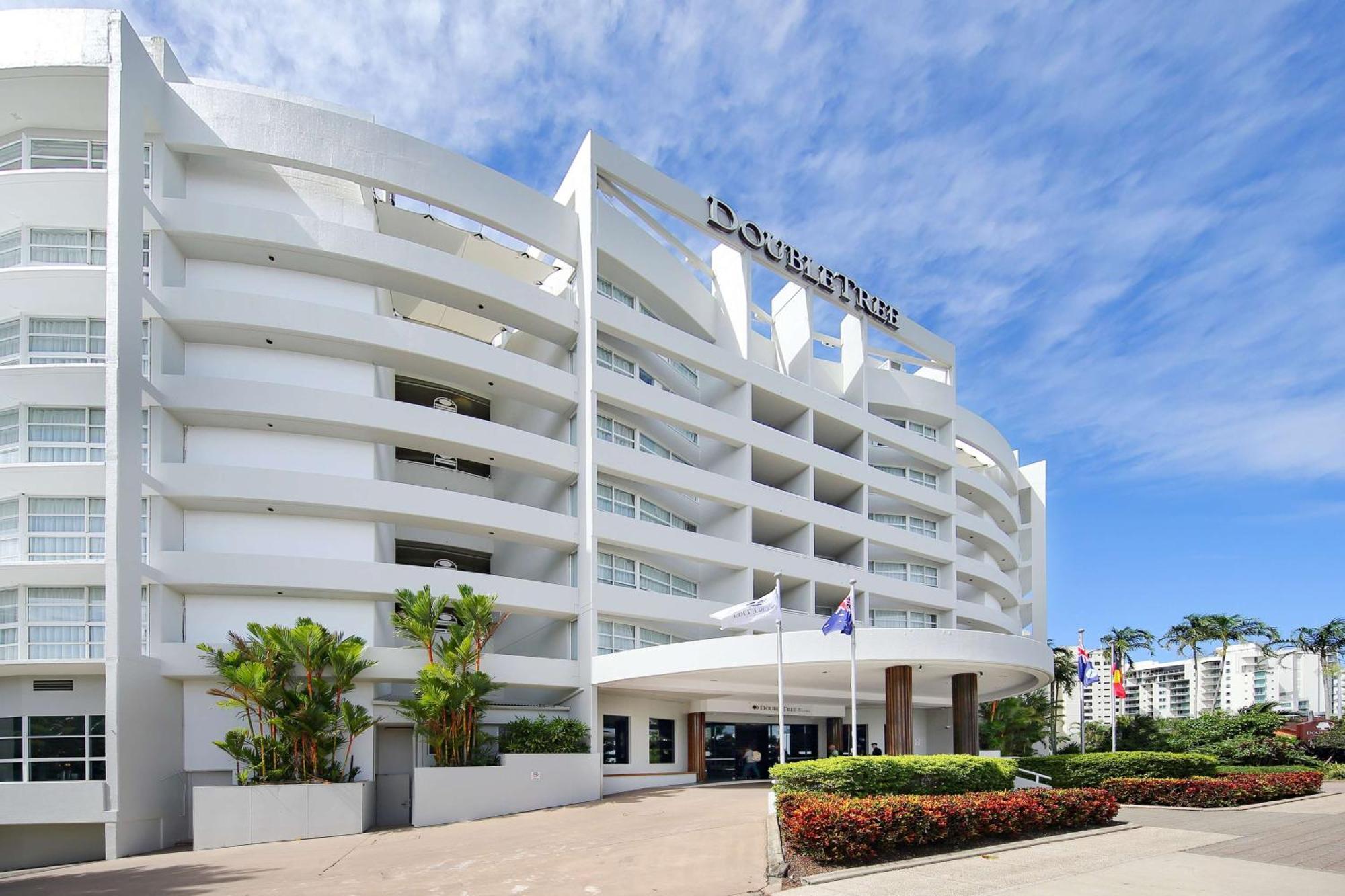 Hotel Doubletree By Hilton Cairns Esterno foto